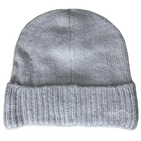 Luxury Beanie – Timeless Winter Accessory